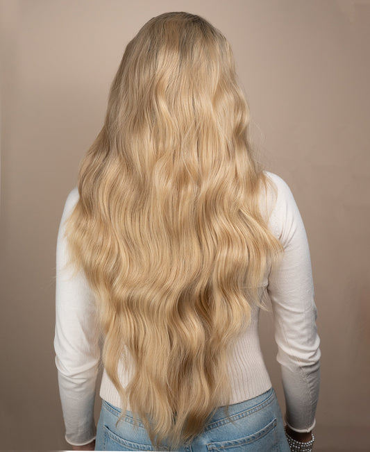 vegan fiber wavy wig 24" rooted blonde.